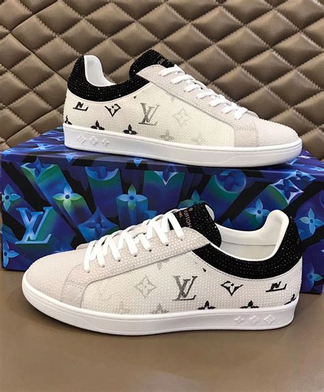 sneakers scarpe louis vuitton uomo|louis vuitton bianche.